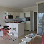 Cozy Cocoon With Balcony Close To The Sea