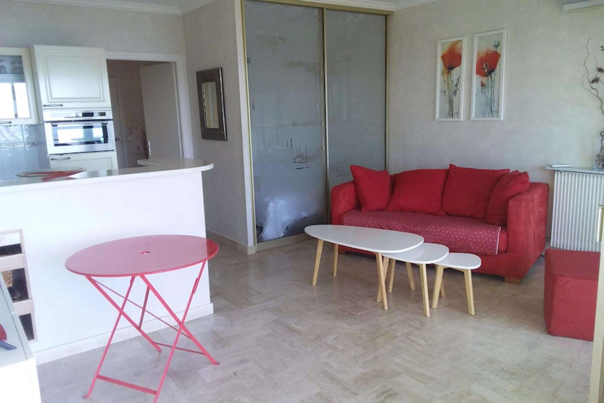 Cozy Cocoon With Balcony Close To The Sea Cannes